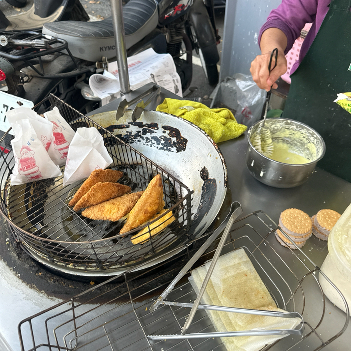 無名炸物店 の雰囲気の写真：現炸的炸物 by釋晨 