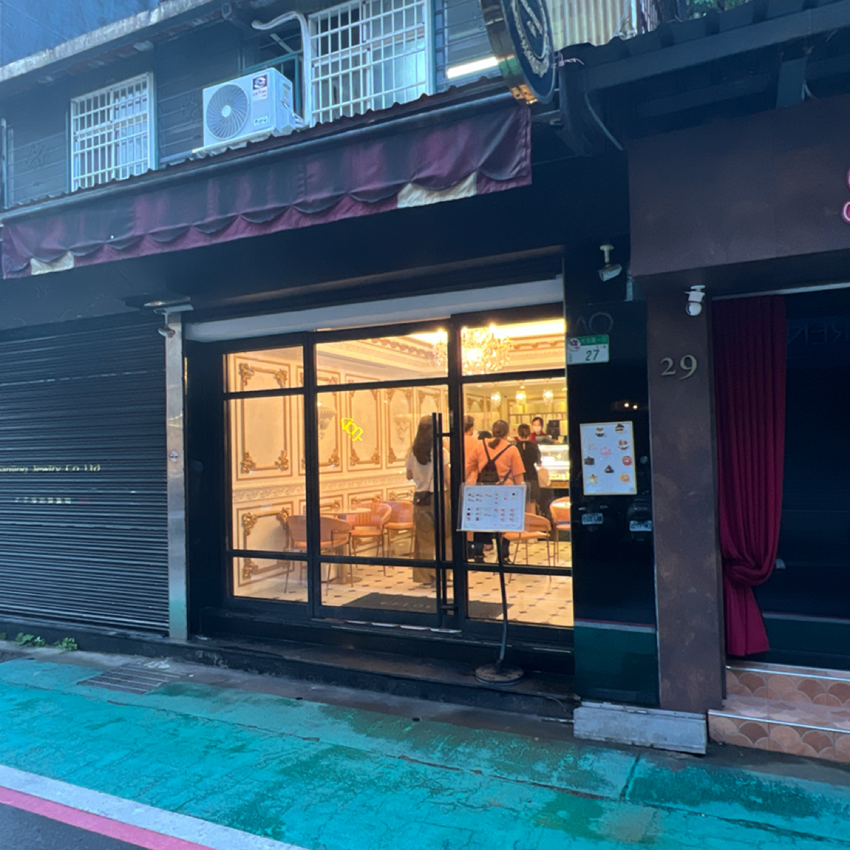 Gelovery Gift 蒟若妮頂級法式甜點店 （大安店） 的外觀氛圍圖片：門口 由動吃動吃動吃 拍攝