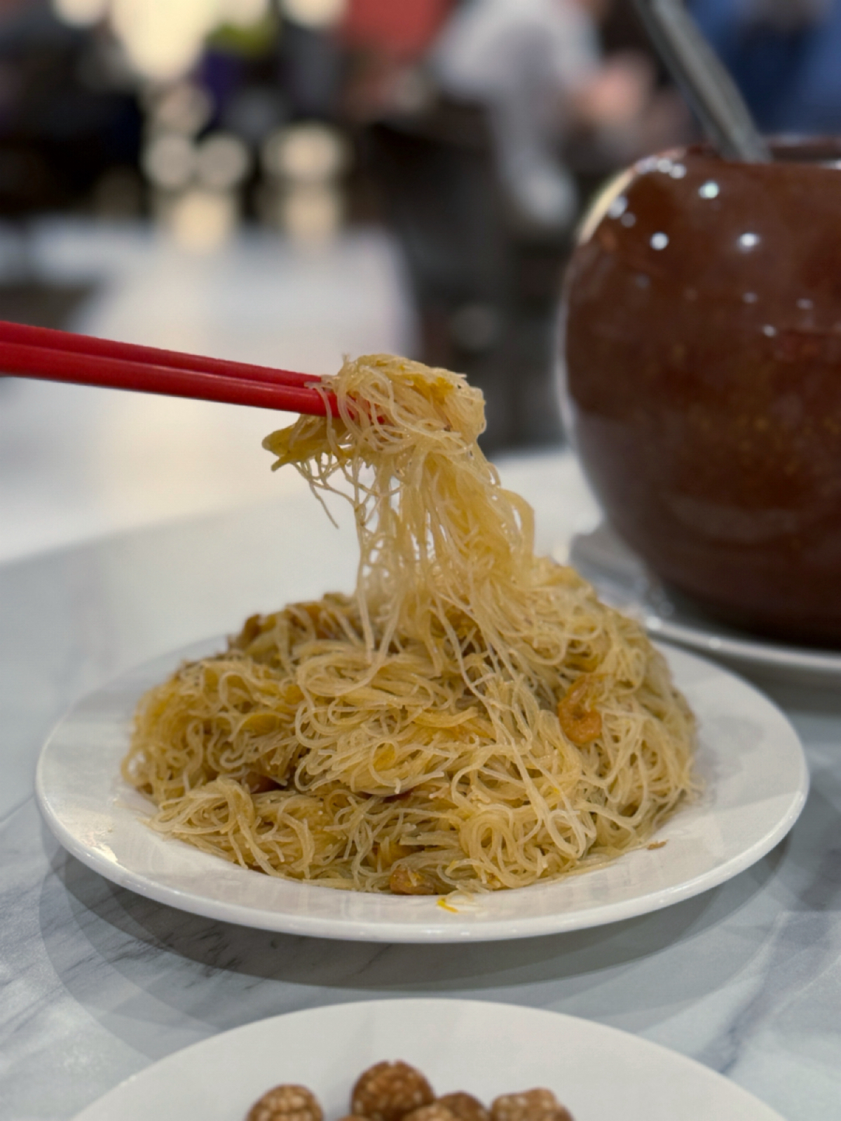 Meal image of 興蓬萊台菜餐廳 大葉高島屋店: 【南瓜米粉】$200
金黃色的米粉交織在南瓜泥裡，口感Q彈而不膩，麵條相當有風味的厚度，我不知道怎麼 shot by 阿波卡