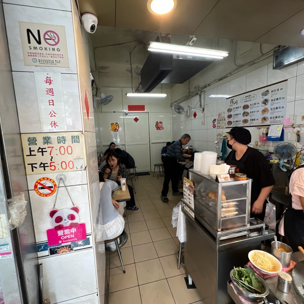 阿川蚵仔麵線 的外觀氛圍圖片：店內 由動吃動吃動吃 拍攝