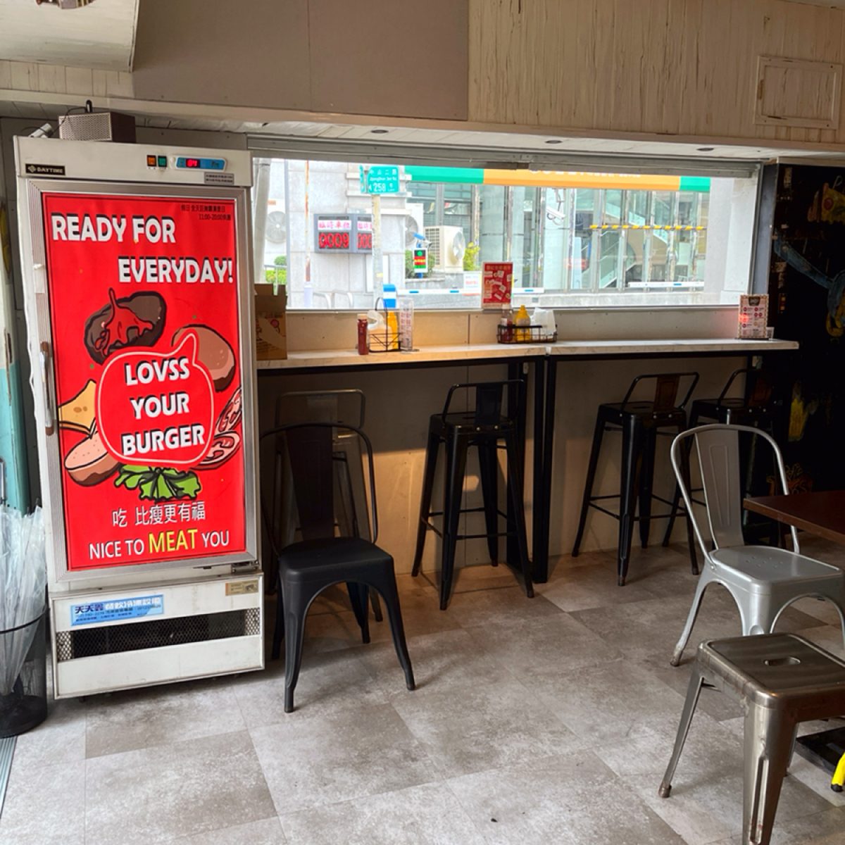 樂漢堡 LOVSS BURGER 三多店 の雰囲気の写真： byYan（吃飯打卡中） 