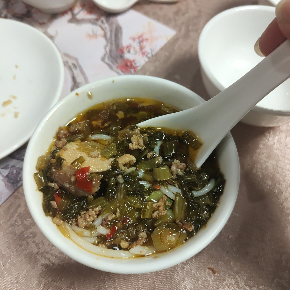 Meal image of 人和園: 燜雞汆肉米線 shot by Fred