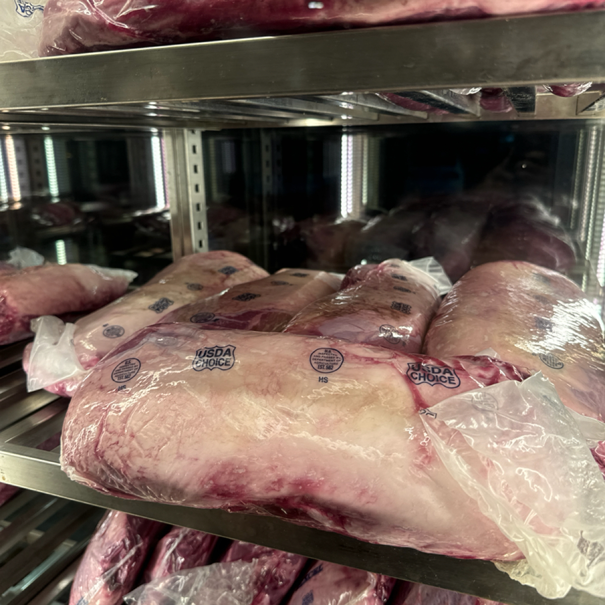 鬥炙原味燒肉牛排 屏東華正店 の雰囲気の写真： by三口元 