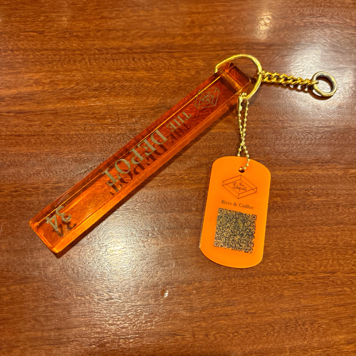 DEPOT デポ の雰囲気の写真：每組客人獨自的QRcode點餐牌，如果是大家一起，第一個掃進去的要先打一組四位數密碼，其他人要輸入一 by秋桑 