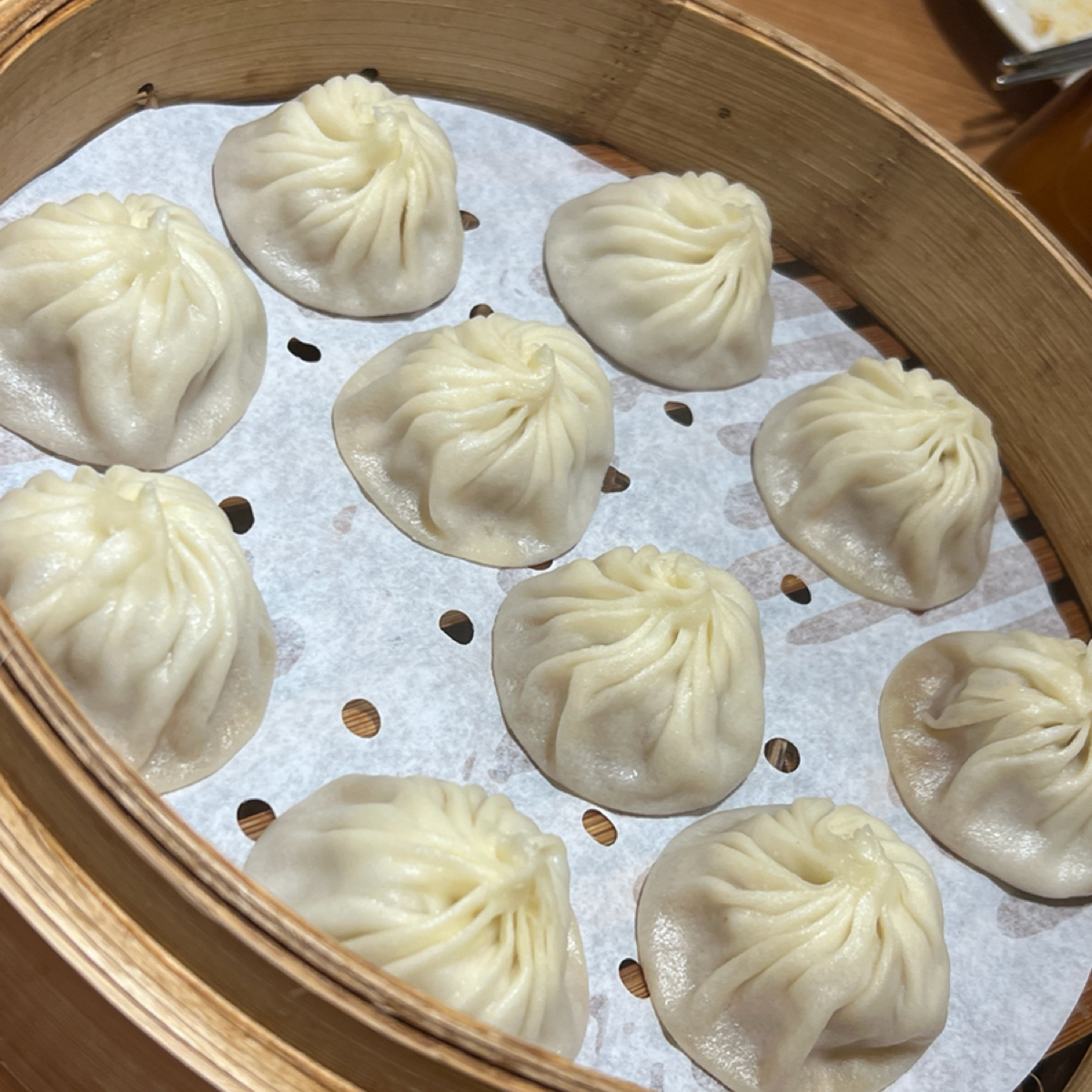 Meal image of 鼎泰豐  新光A4店: 小籠包 shot by 動吃動吃動吃