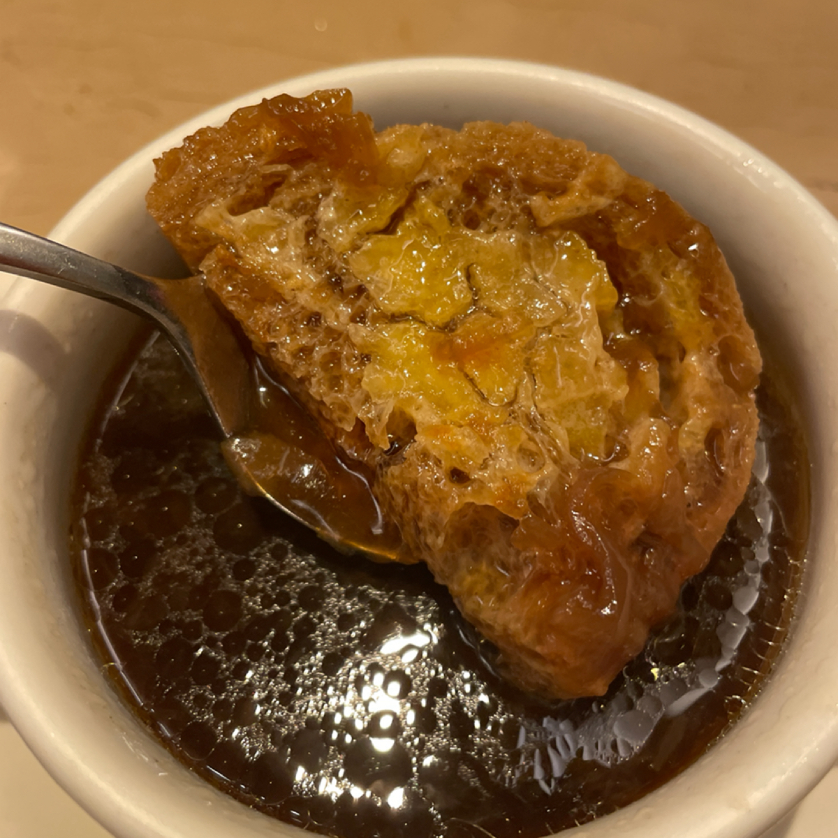 Meal image of Neverland Lite: 洋蔥湯 （今日例湯）
選+$79套餐或+$210套餐會有例湯

我第二滿意的就是這道湯了，
湯有洋蔥 shot by 一刻又一嗑