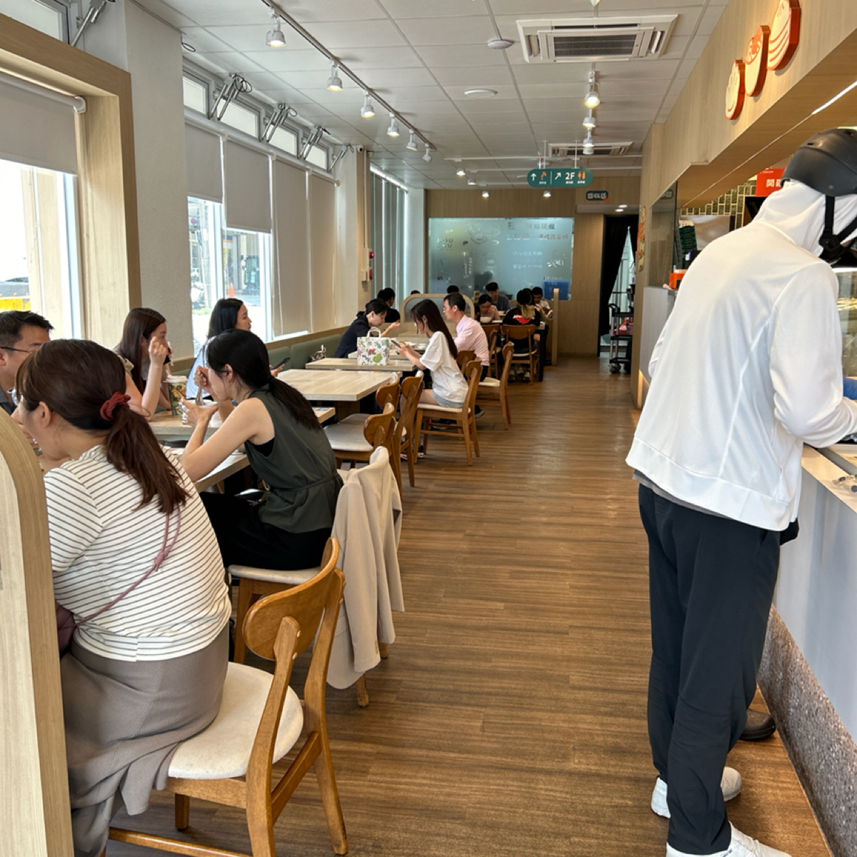 Vibe image of 九初 流心脆皮煎餃 台中漢口店:  shot by 嬿