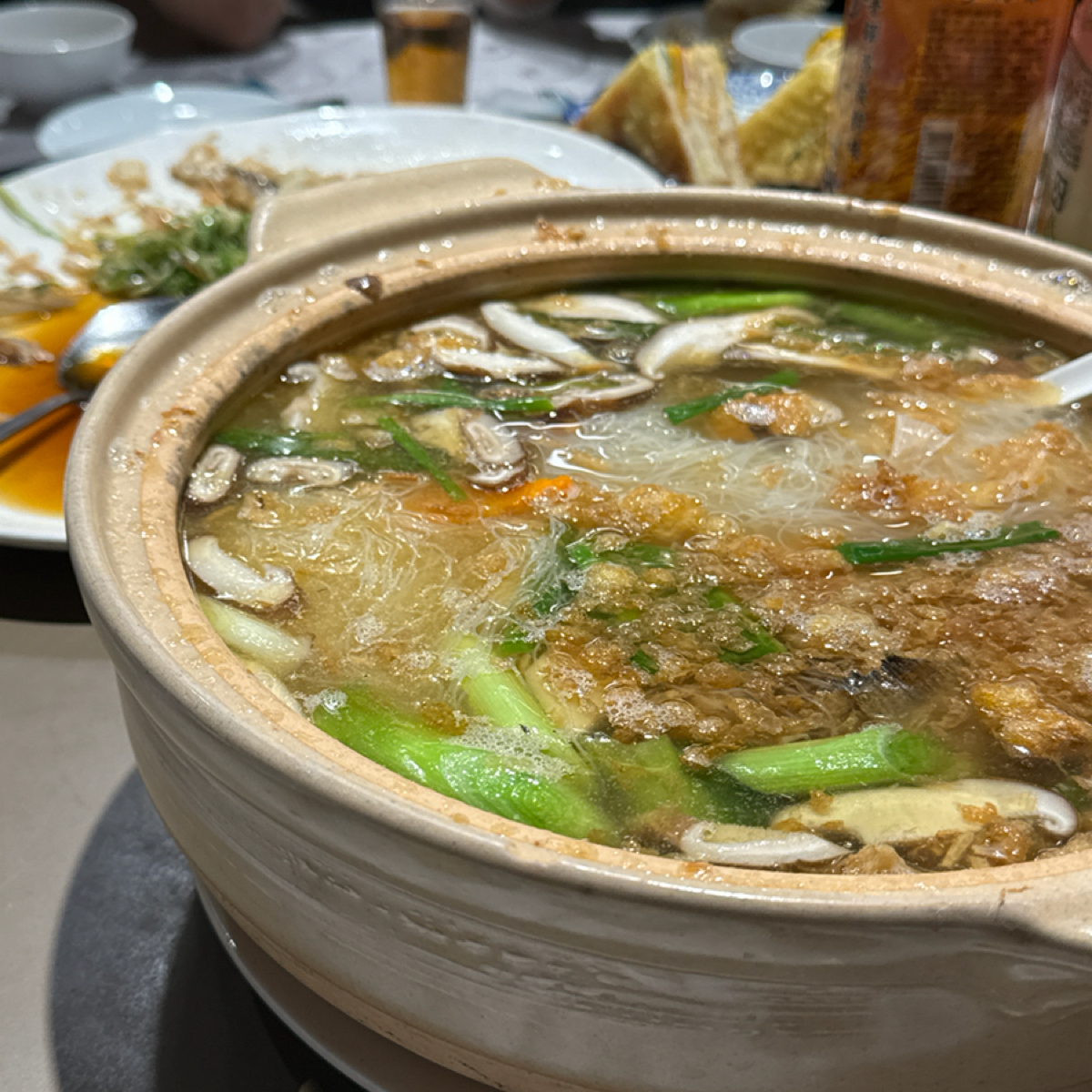 新東南海鮮餐廳 汀州店 的餐點圖片：白鯧米粉 由Jenny_u.2 拍攝