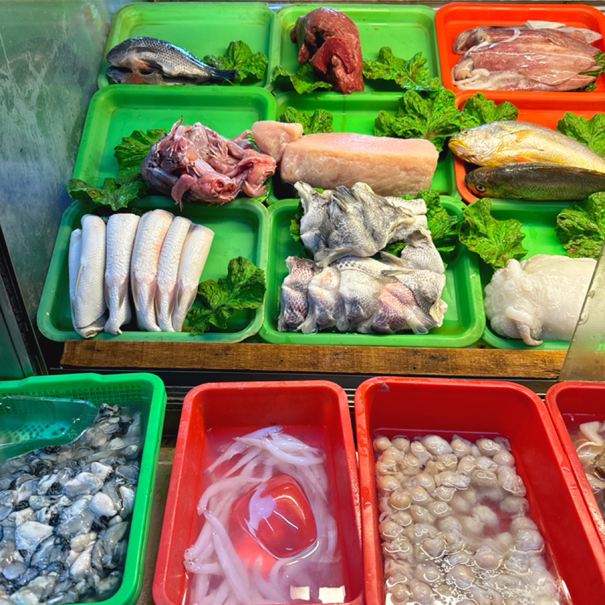 佳香海產店 のメニューの写真：無菜單，要吃什麼都用手寫的 by跟著小胖吃胖胖 