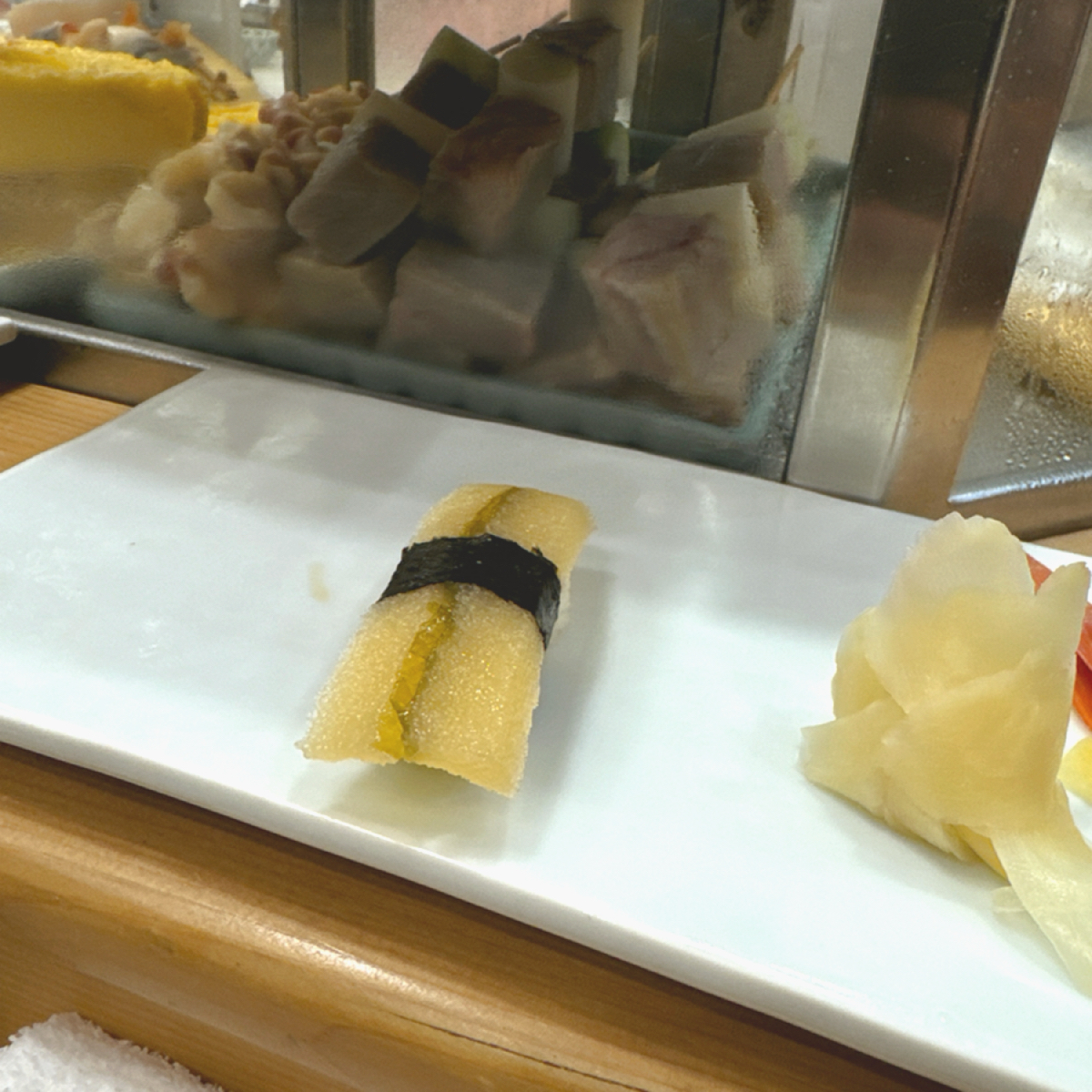 築地寿司清 築地本店 のレストランの写真：額外加點的黃金鯡魚卵昆布壽司 byJacker 