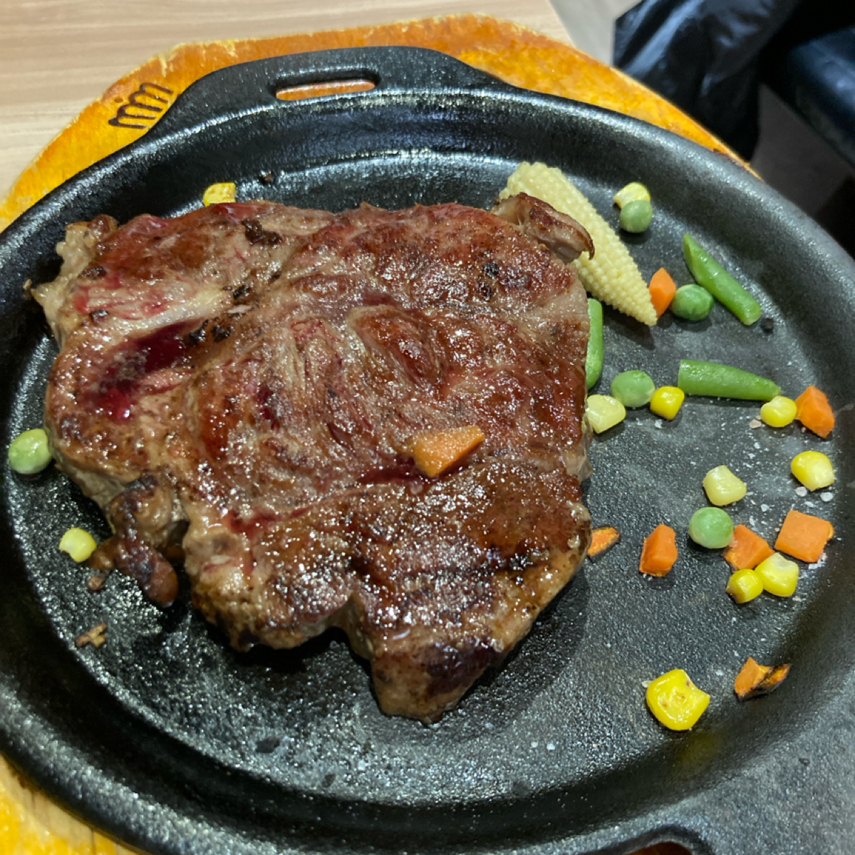 Meal image of 貴族世家mini 大安信義店: 板腱牛排$379 shot by 小蛙