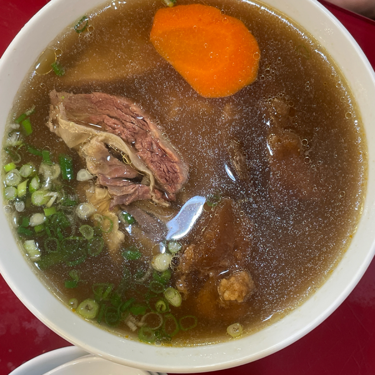 老宋記真善美牛肉麵 的餐點圖片：清燉半筋肉麵$170 由乃子過日子 拍攝