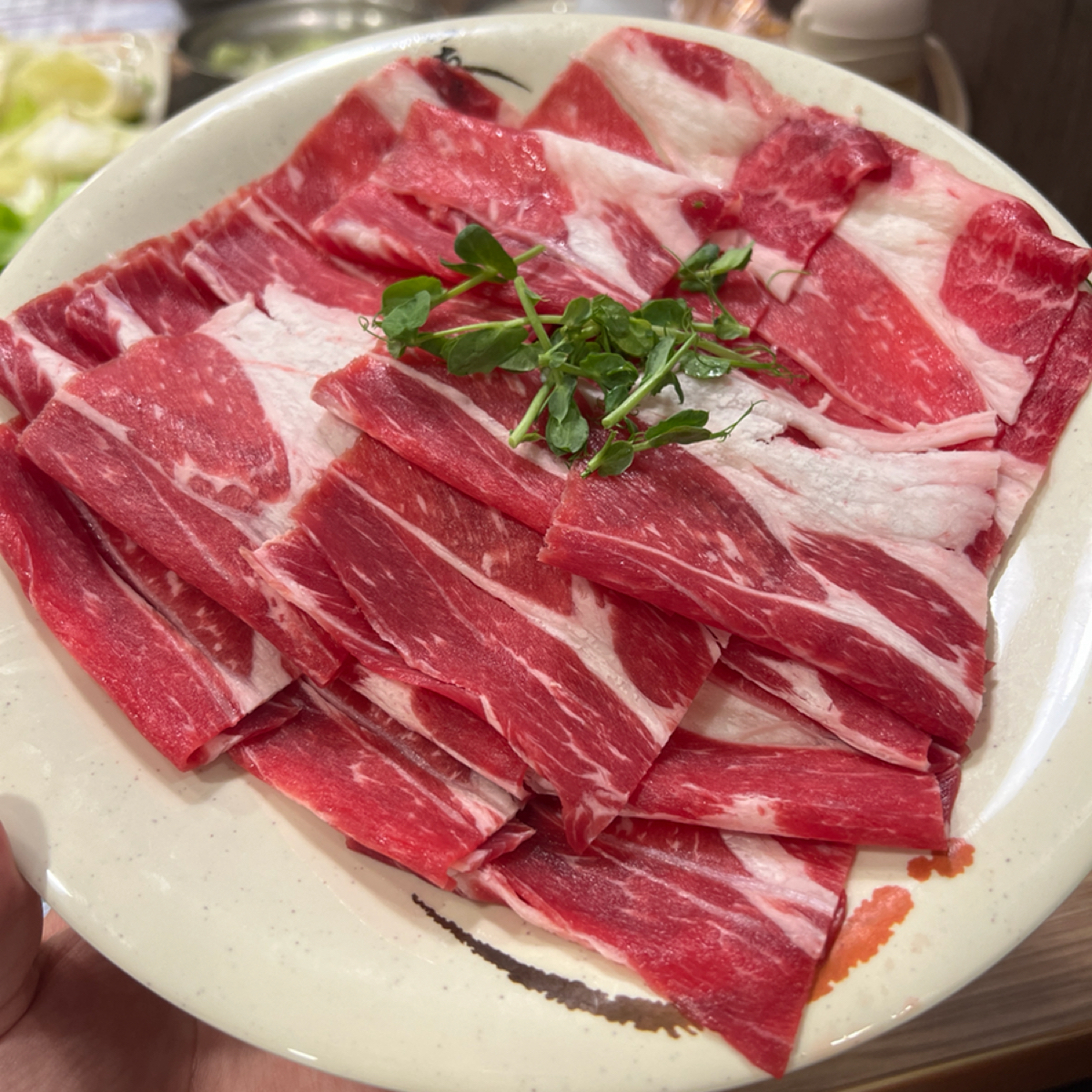 寶神日式涮涮鍋 基隆大武崙店 的餐點圖片：板腱牛肉套餐（偏韌） 由Kama Lin 拍攝