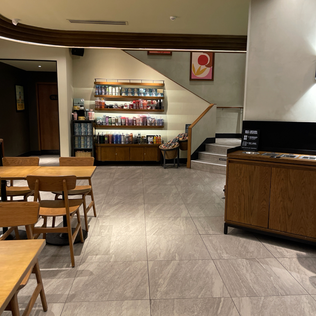 Vibe image of Starbucks  Starbucks Shell Pusok Cebu:  shot by 雜學生-吃點什麼