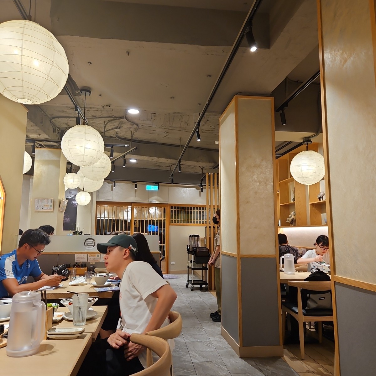 Vibe image of 麵屋 千雲 光華店: 店內空間 shot by Wumei