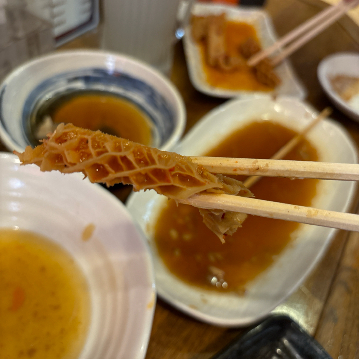 Suzuyoshi 🍻 鈴芳 居酒屋 🍺 Hoppy Beer 淺草 のレストランの写真：For tourists and locals alike, the true draw of Su by2QT2BSTR8 