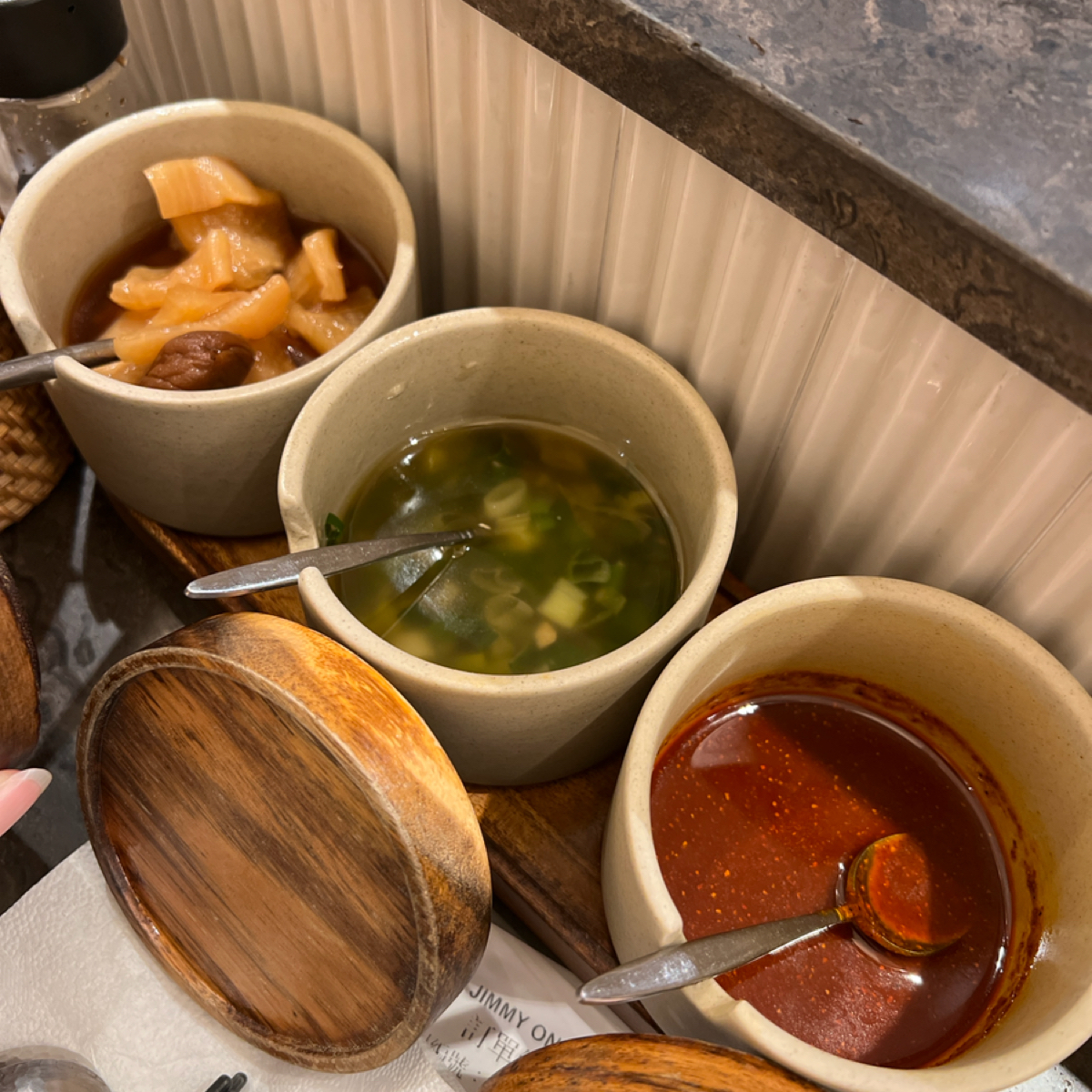 Meal image of Jimmy on the road 居米先生在路上: 醬料（梅子蘿蔔、蔥油、花椒辣油） shot by chia