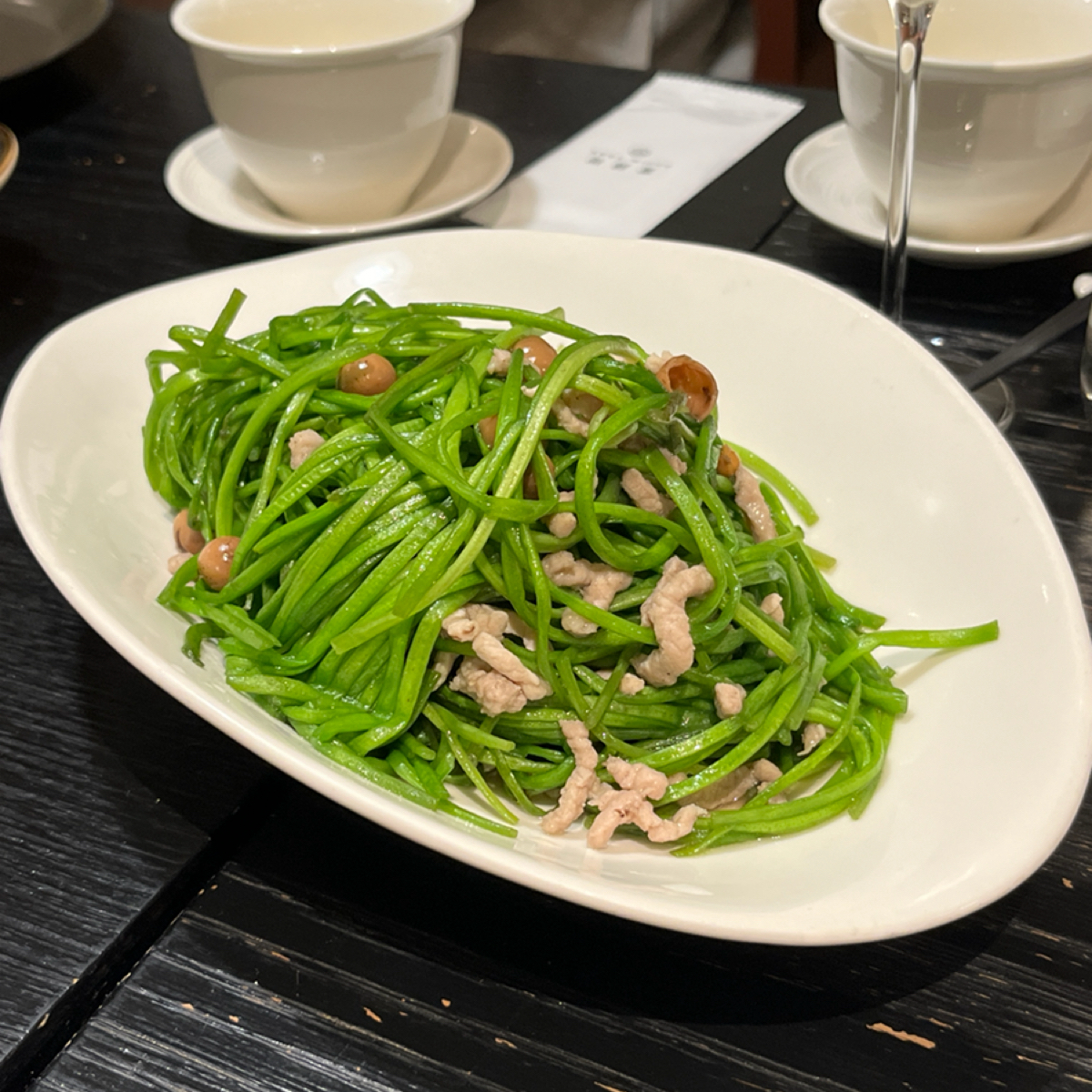 富錦樹台菜香檳 敦北店 のレストランの写真：樹子水蓮 $620 好吃是好吃，但這個價位自己想一想 by阿官 