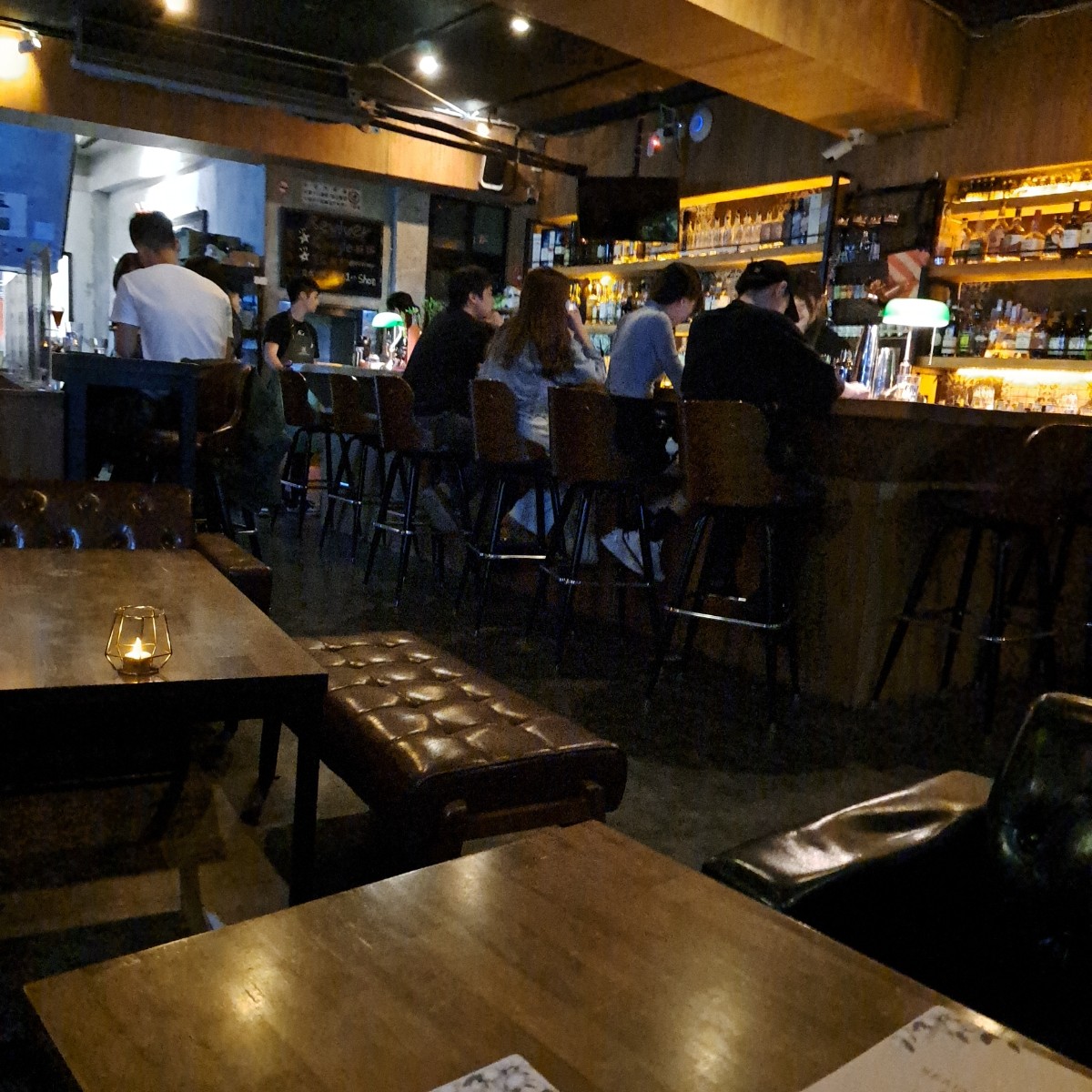 Vibe image of Bar Reviver:  shot by 佩佩不是佩佩豬