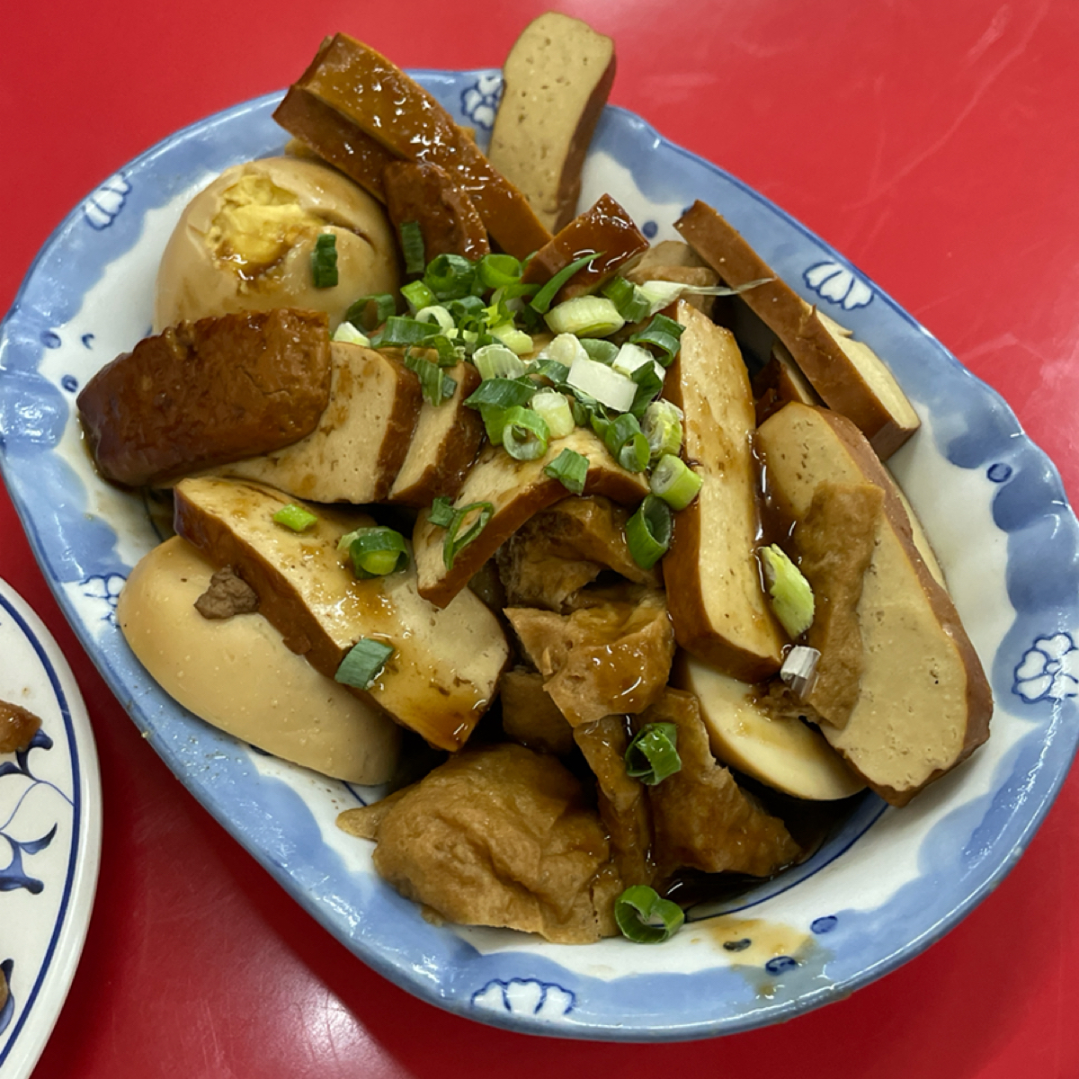 Meal image of 福樂水餃牛肉麵: 滷味盤，整體偏鹹一點 shot by Freddy Liu