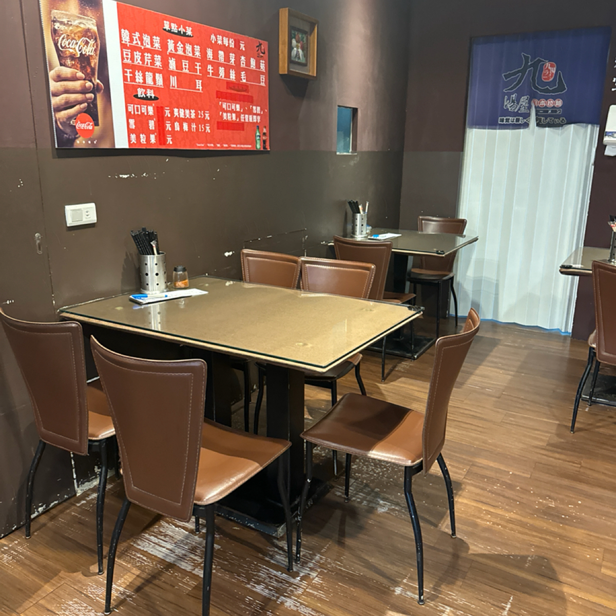 九湯屋日本拉麵 の雰囲気の写真：座位區 by食、動、健康 