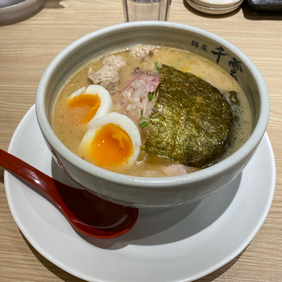 Meal image of 麵屋 千雲 光華店: 招牌雞白湯拉麵 shot by wei