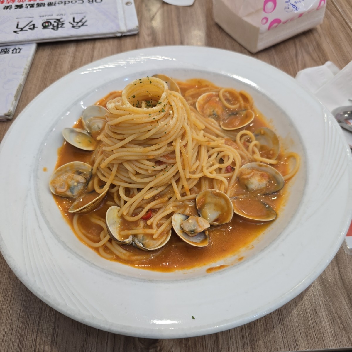 夯麵坊 東湖店 のレストランの写真：招牌蛤蜊義大利麵 by永遠的新手 