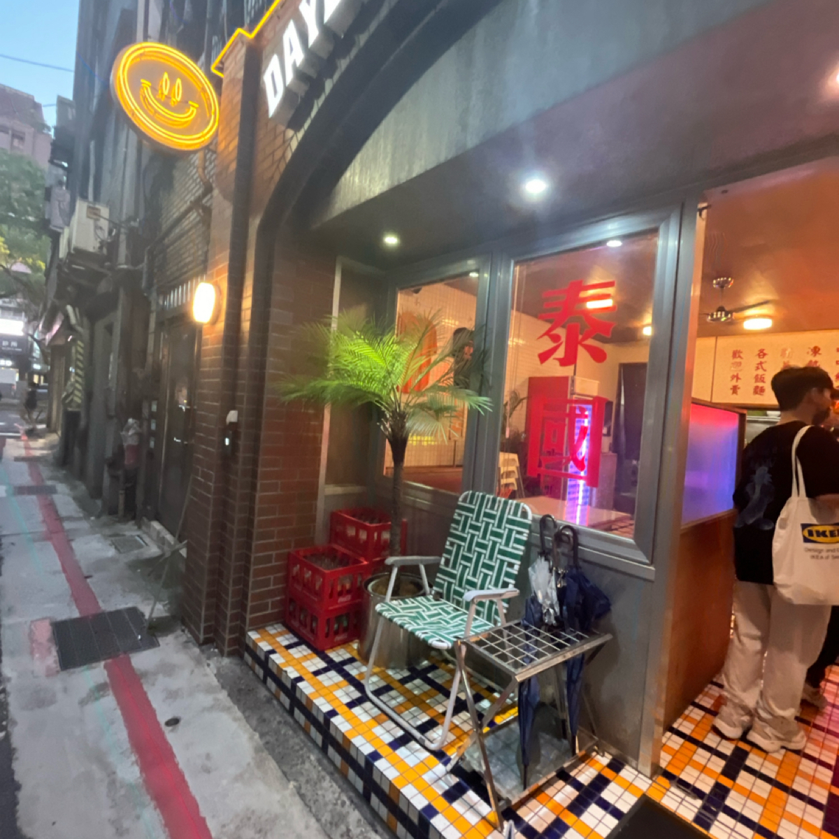 美天餐室 的外觀氛圍圖片：門口外觀照片 由打工仔 拍攝