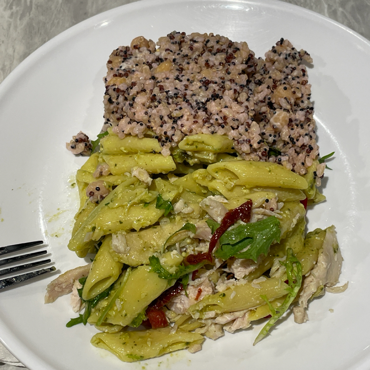 Meal image of TG 蔬坊The Greenery 誠品南西店: 中盒，可挑3種口味，$189，打折後$161
「青醬潘妮」*2、「正義聯盟」*1 shot by 乃子過日子