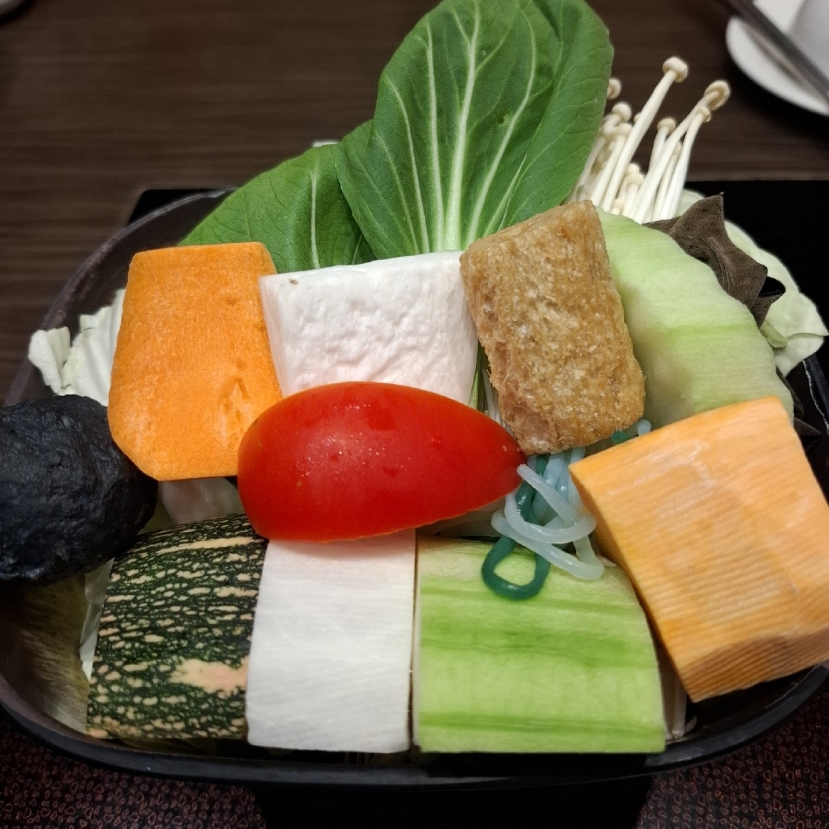 Meal image of 草原風蒙古火鍋 劍潭店: 菜盤 shot by Tal