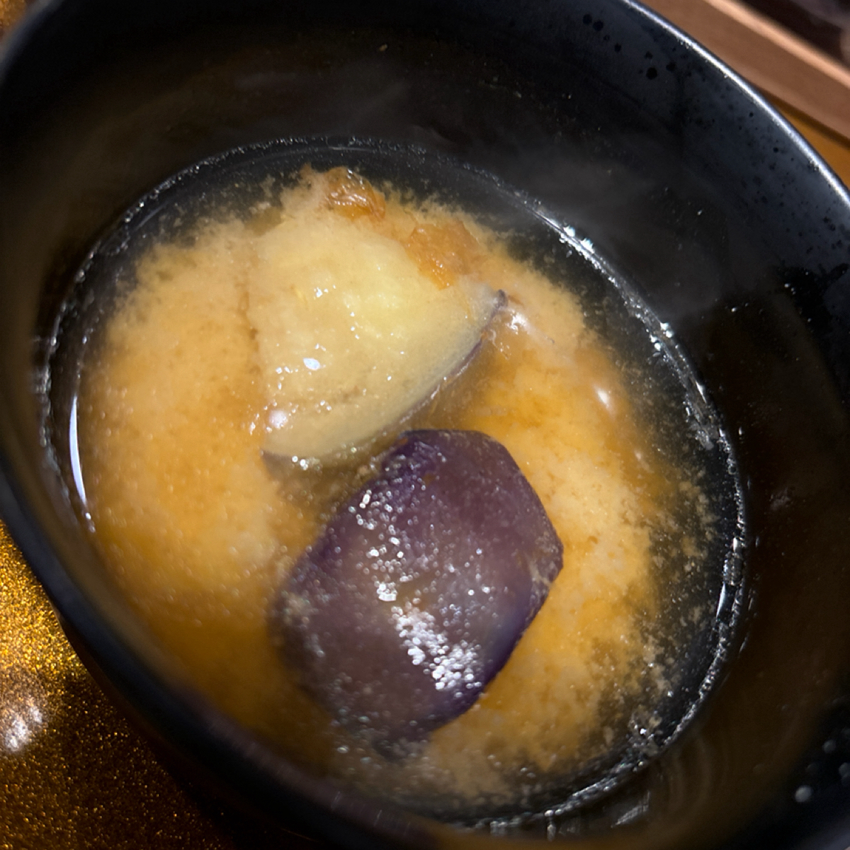 松屋屋精肉店 東京都 千代田區 外神田 のレストランの写真：矮瓜麵豉濃湯 🫕 by2QT2BSTR8 