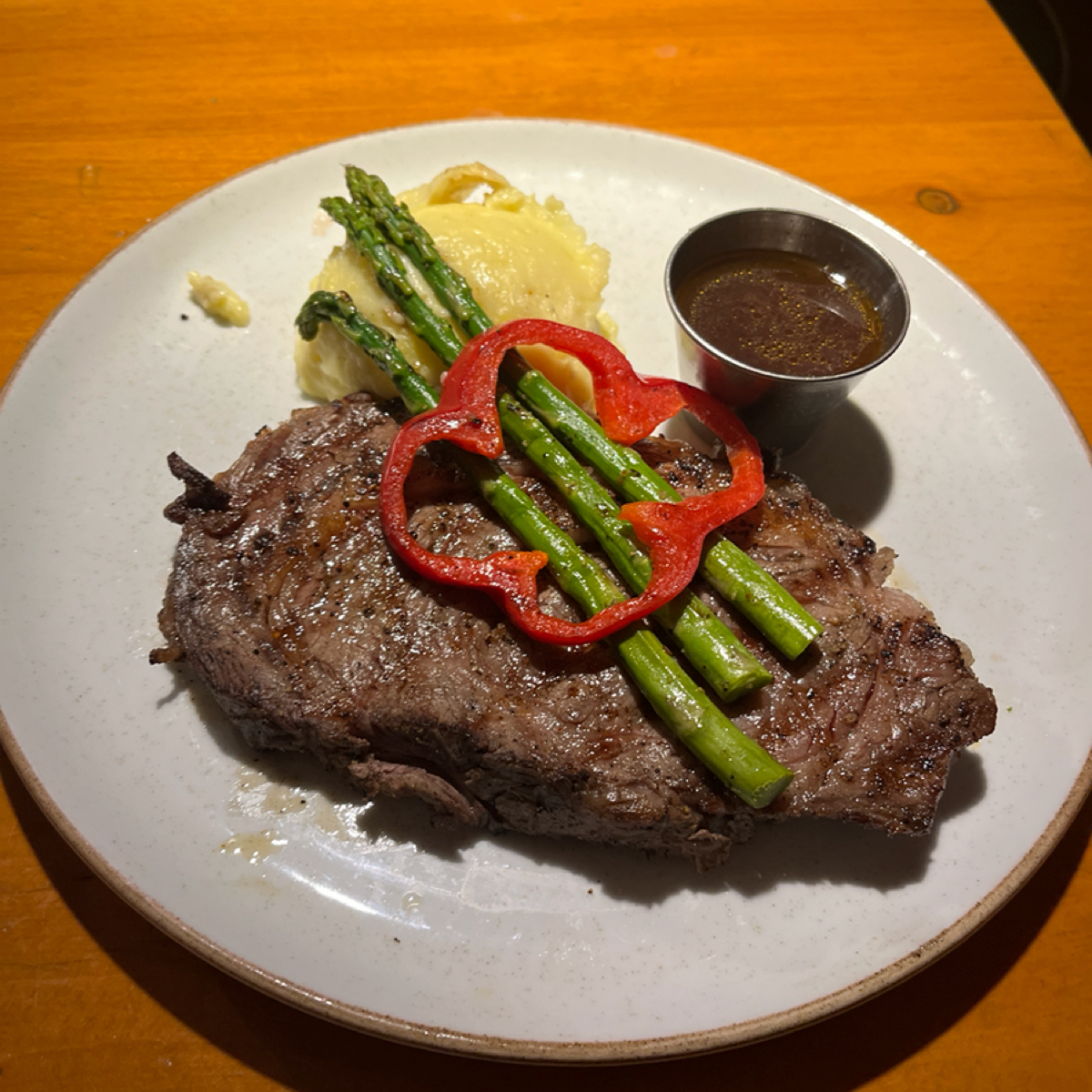 Meal image of Fire Grill Waikiki: 牛排的熟度真的恰到好處，好吃！ shot by Yo