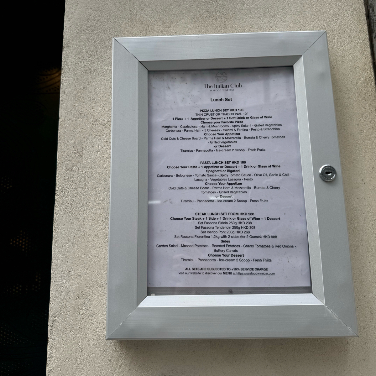 The Italian Club Seafood Wine Bar 的菜單照片在 Fooday 美食社群 | 找餐廳不踩雷，最真實的美食 App