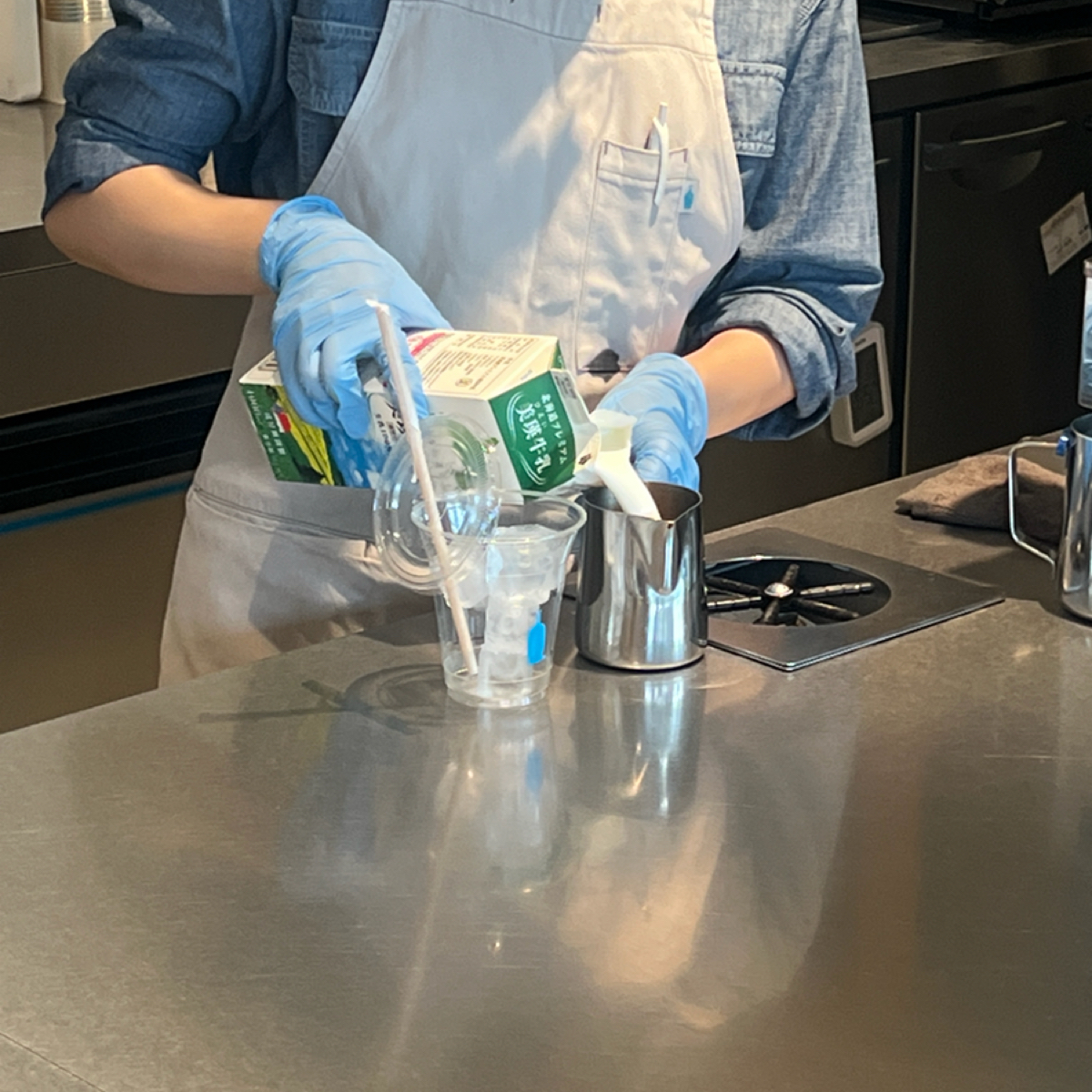 ブルーボトルコーヒー 池袋カフェ の雰囲気の写真：是用美瑛牛乳 by七咪 