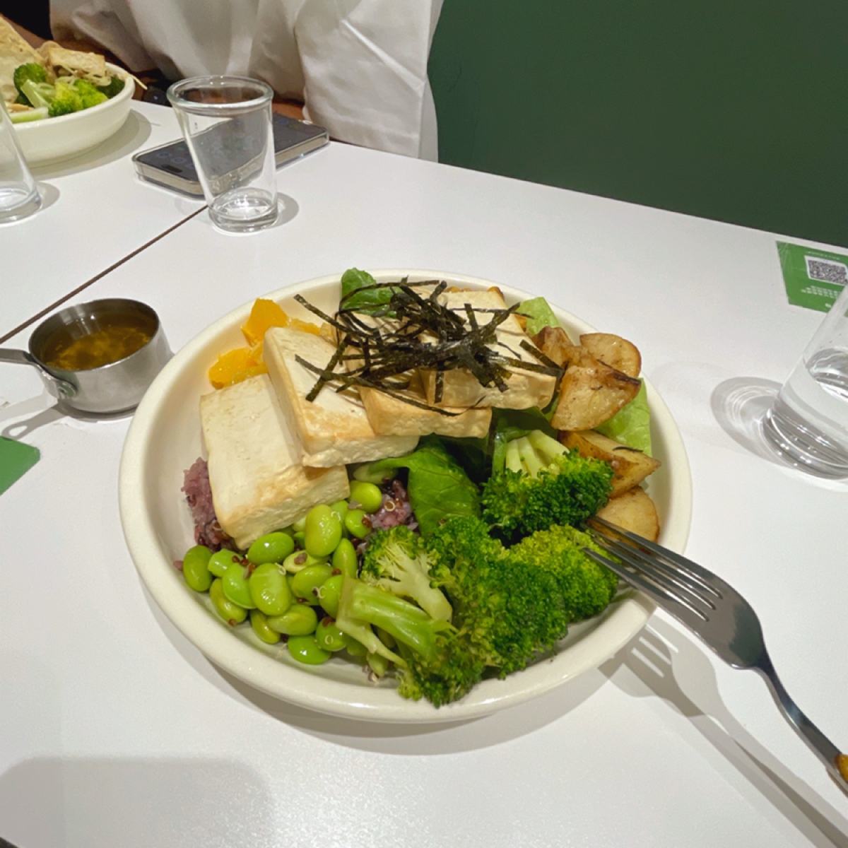 果実法式輕食碗 Growth balanced bowl のレストランの写真： bymio 
