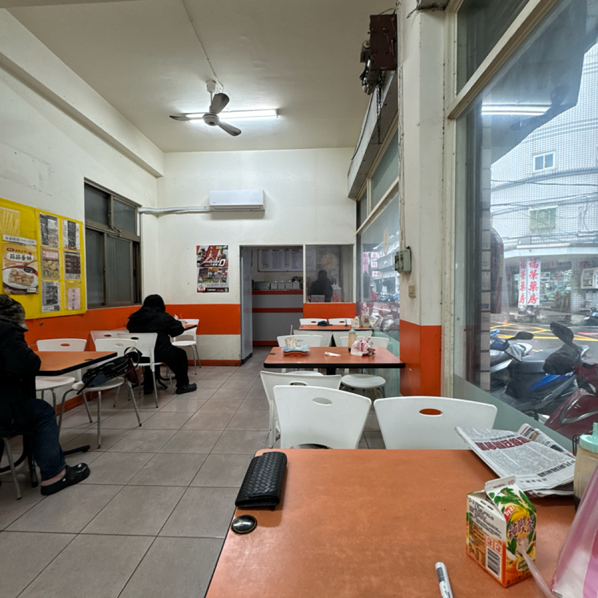 Vibe image of 呷飽堡早餐店:  shot by Sophie Yao Cheng Cho