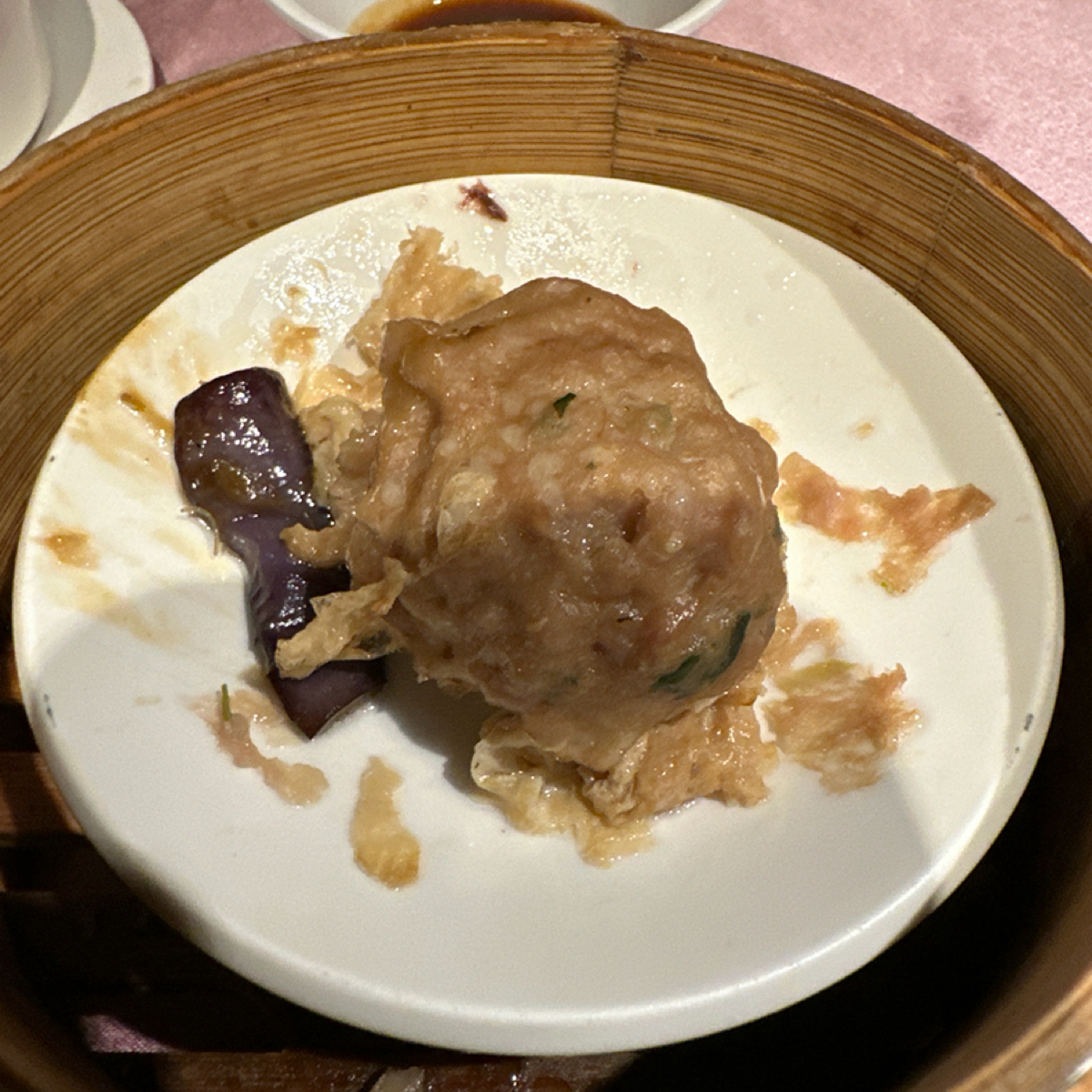 吉星港式飲茶 的餐點圖片：鮮竹牛肉球 由銘 拍攝