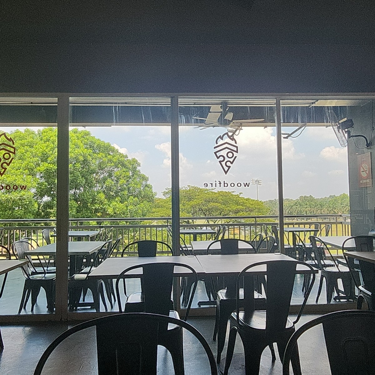 Woodfire @bukit jelutong 的外觀氛圍圖片： 由blacktaiko 拍攝