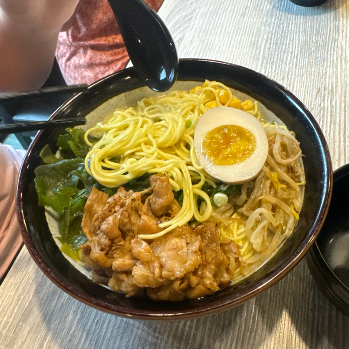 Meal image of 牛匠太郎x直火炙燒丼飯 花蓮店: 豚骨拉麵&#x2F;加麵 shot by 食、動、健康