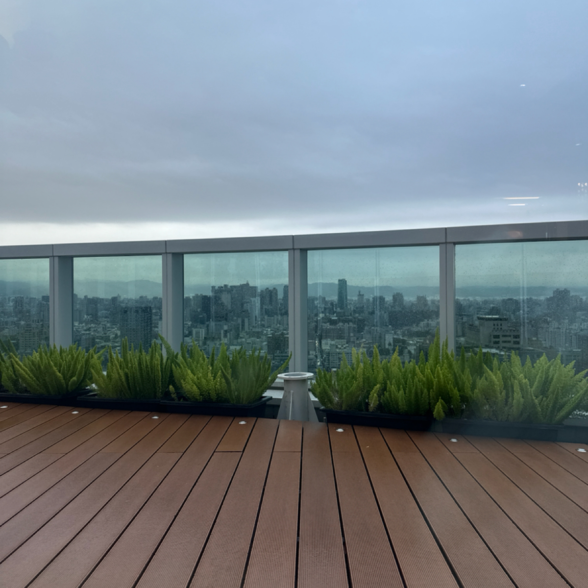 REC COFFEE の雰囲気の写真：下雨天 byCoocolab 