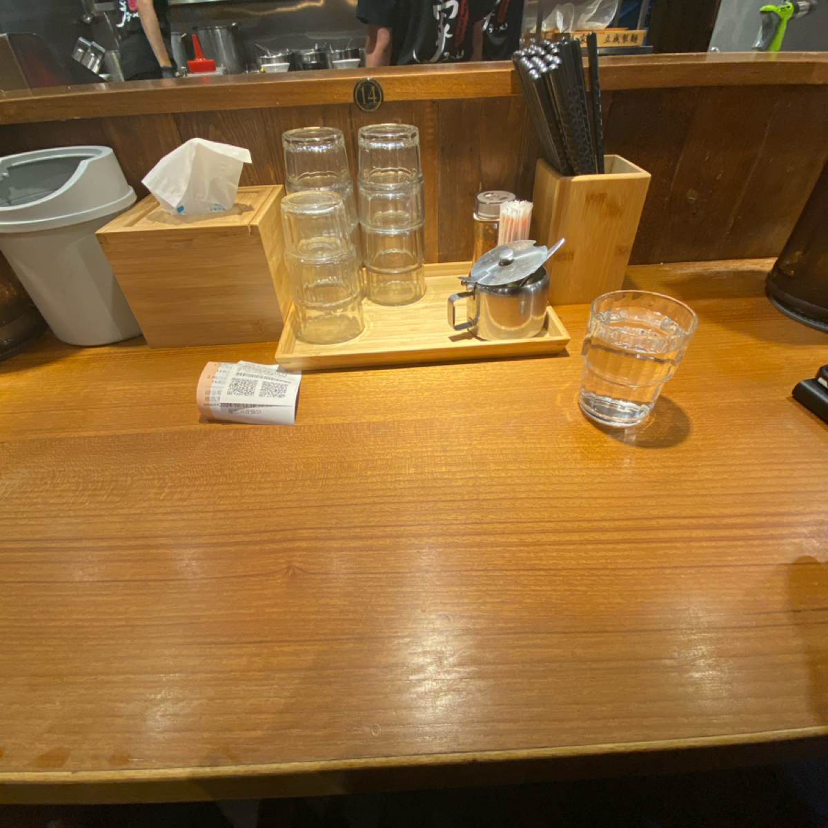 Vibe image of 隱家拉麵 士林店: 內用桌 shot by 美食肥之豬