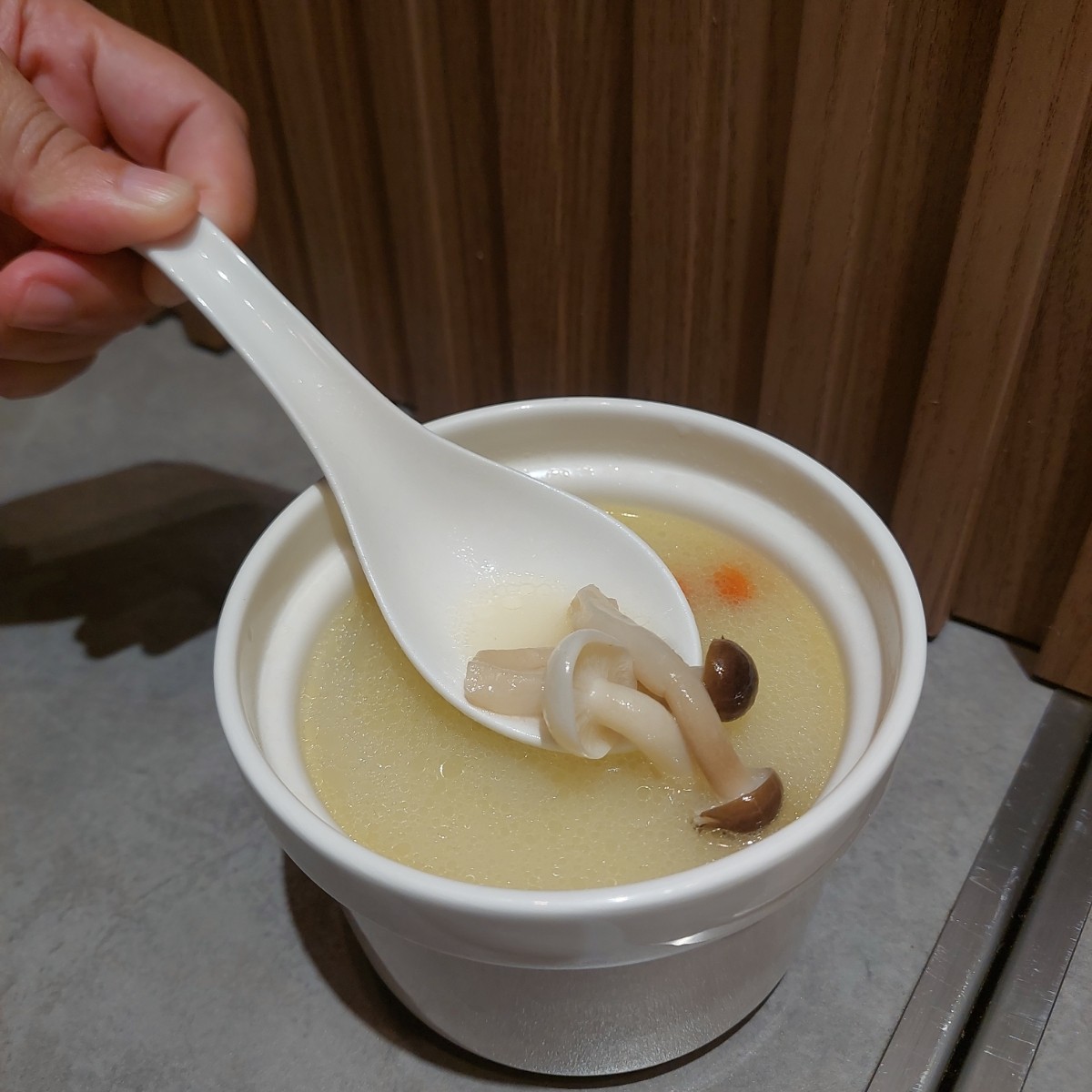 鷄原麵屋 のレストランの写真：百菇老火鷄湯 by永遠的新手 