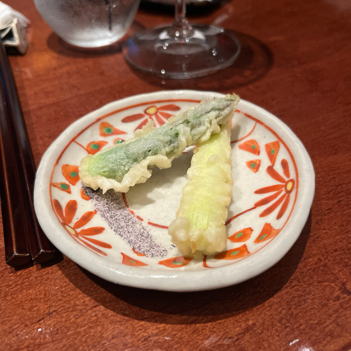 梵 燒肉 的餐點圖片：中間休息的天婦羅，玉米筍跟糯米椒，還不錯。 由阿官 拍攝