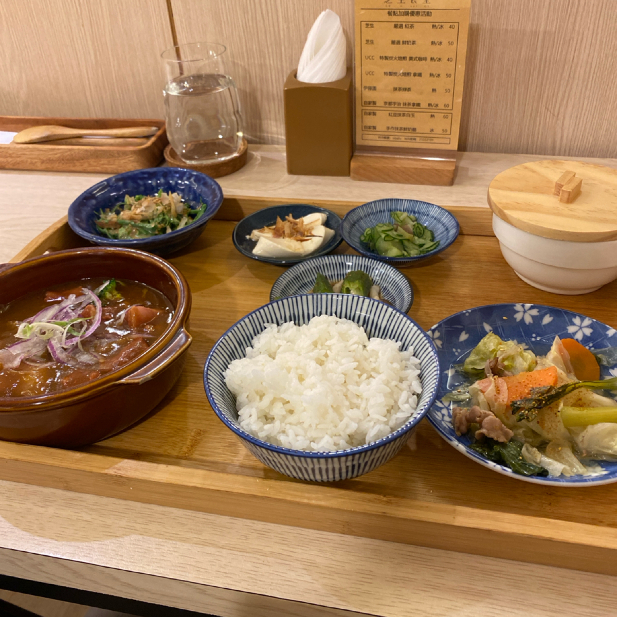 Meal image of 芝生食堂 忠孝新生店: 咖哩燉牛肋 煮物定食 shot by wei