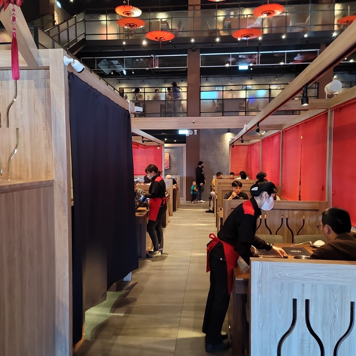 燒瓶子。大肆の鍋 南屯店 の雰囲気の写真： by我愛說實話 