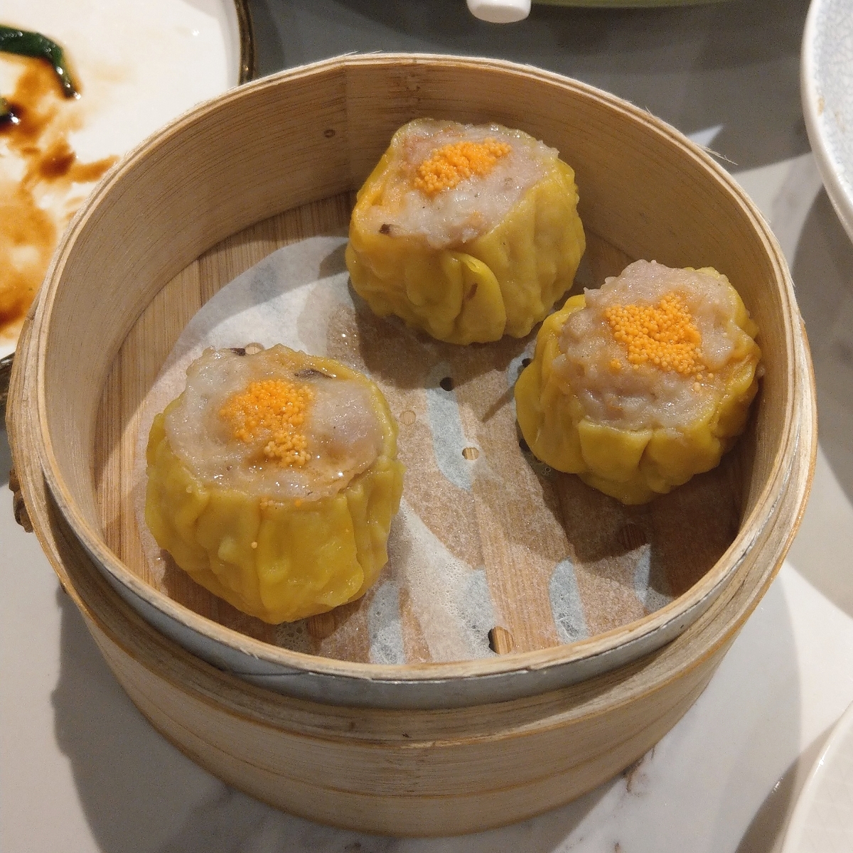 Meal image of 點八粵 忠孝店: 魚子鮮燒賣 $138
吃起來普通，尺寸不會很小 shot by IN老師