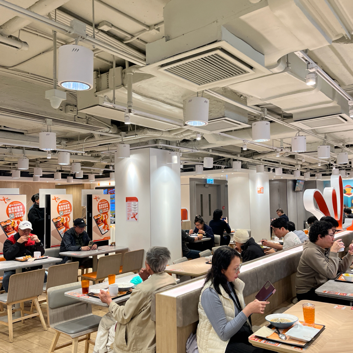 大快活 萬年大廈店 の雰囲気の写真： byYo 
