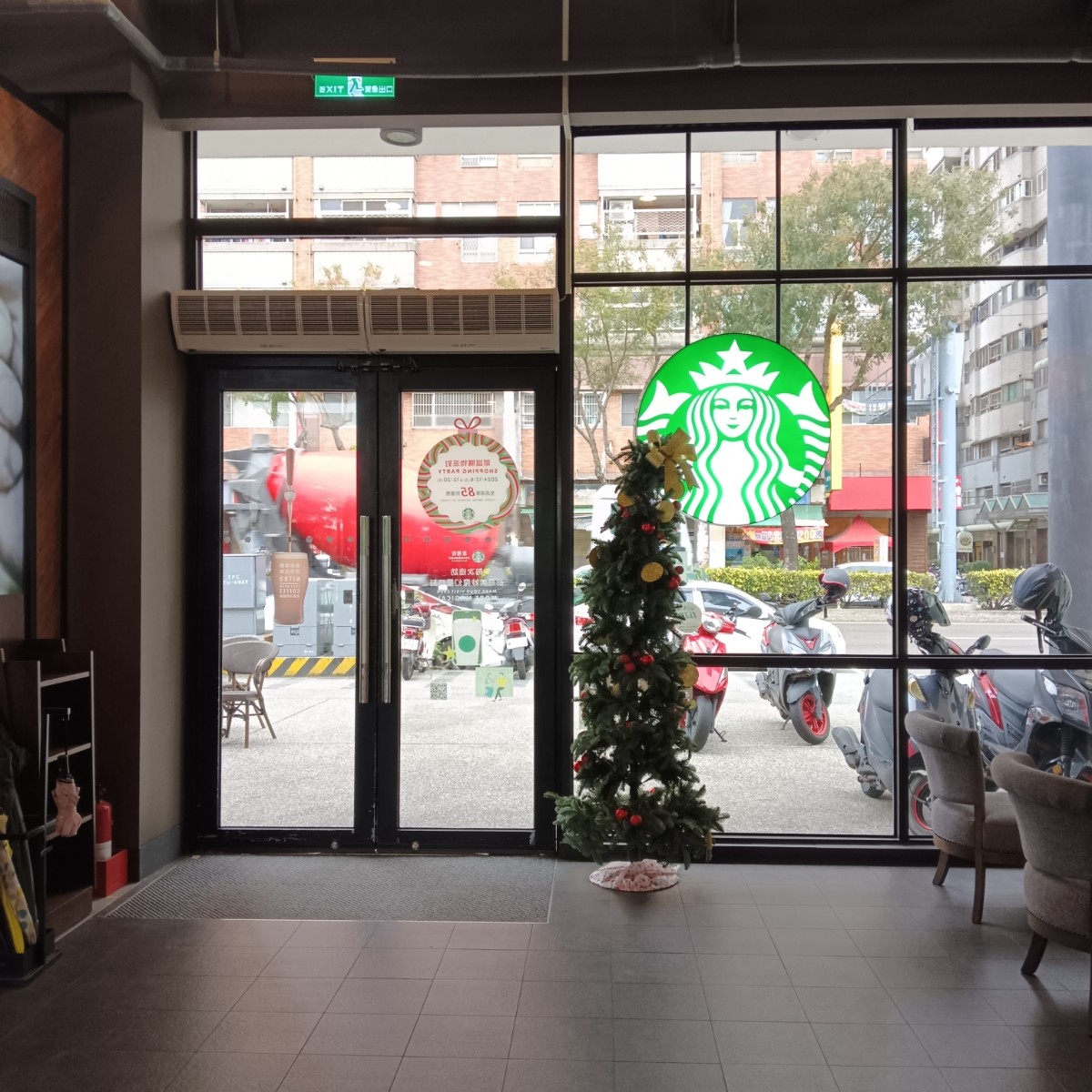 STARBUCKS 星巴克 台中中清門市 の雰囲気の写真： bychinchillann 