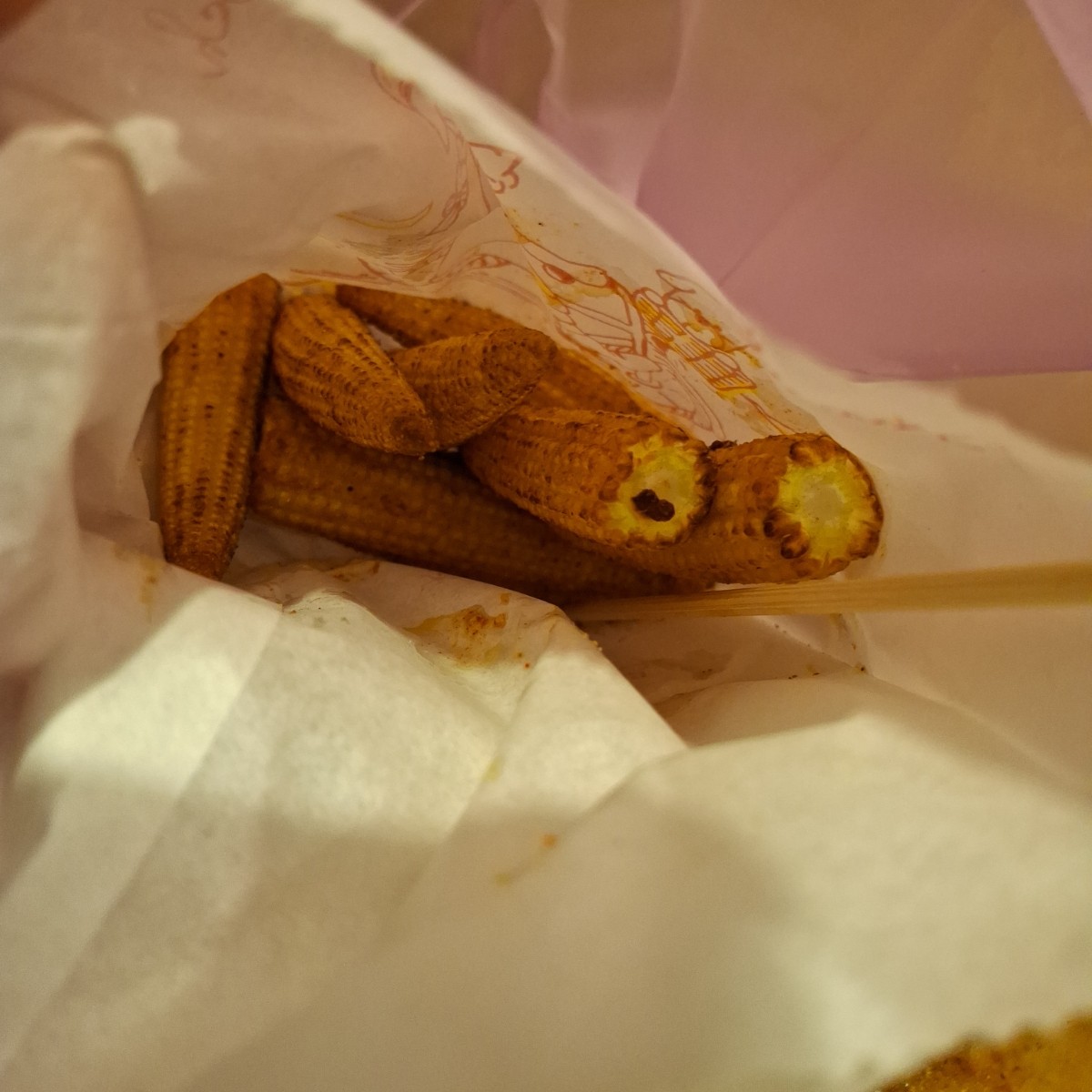Mr.炸猛脆皮雞排 のレストランの写真：玉米筍 $35
缺點真的就是很會吸油，這是炸蔬菜類一貫的缺點，但他們家的炸玉米筍真的很好吃，甜甜的， by美食肥之豬 