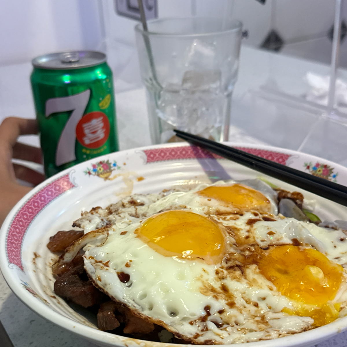 Meal image of 捌伍貳冰室（公休看FB): 三眼仔黯然叉燒飯
這個超讚的，但很可愛之外，叉燒很香
不過白飯是我不愛那種偏硬的 shot by Luna一枚小吃貨